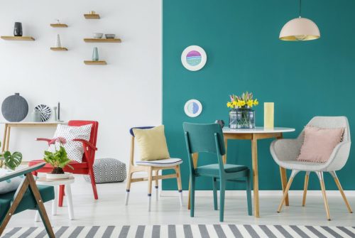 flowers-in-colorful-apartment-interior